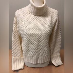Cream turtleneck chunky knit sweater NEW w/tags Size medium brand pink rose